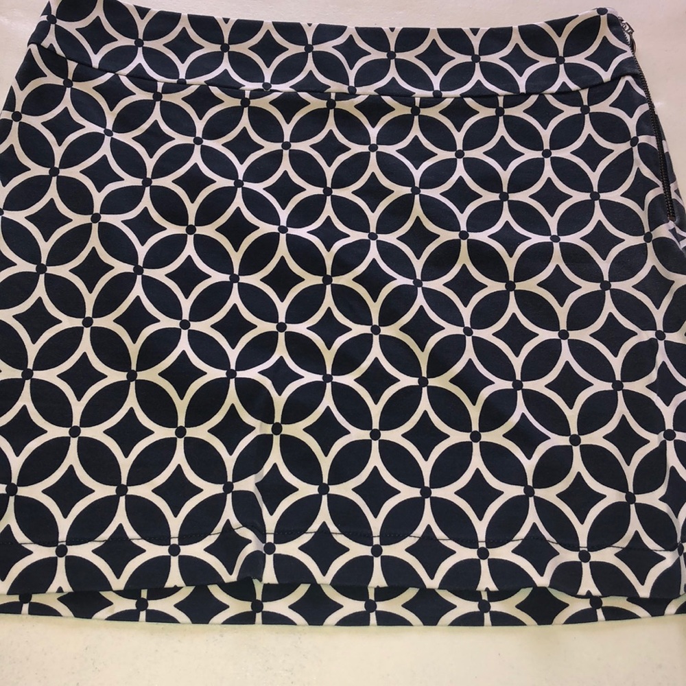 Banana Republic- navy and white print skirt
